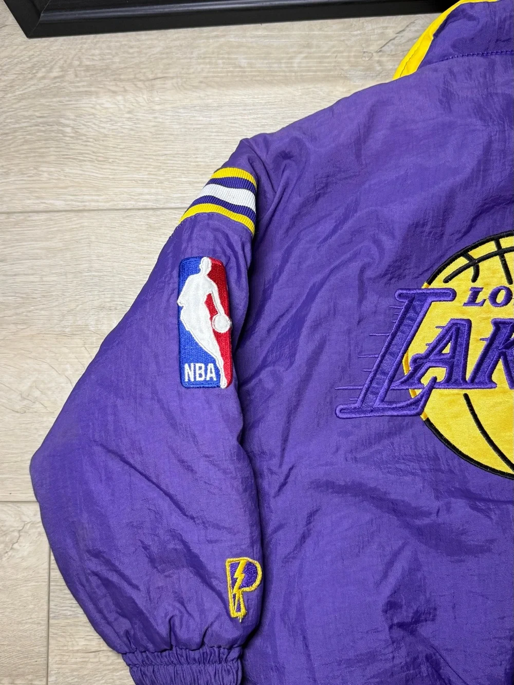 Vintage 1990s Boys Pro Player Los Angeles Lakers Embroidered Zip Up Windbreaker
